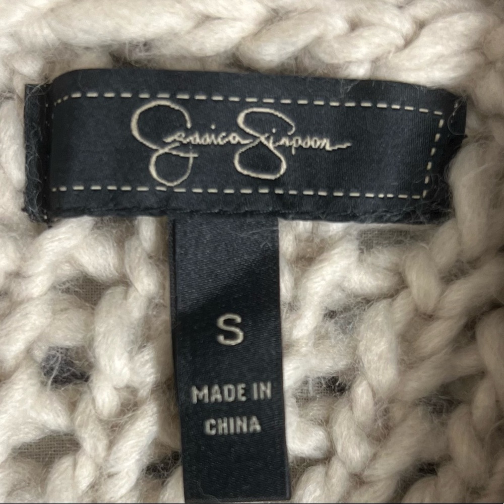 Jessica Simpson faux fur and knit vest, cream color, size small, and worn once - Picture 4 of 4